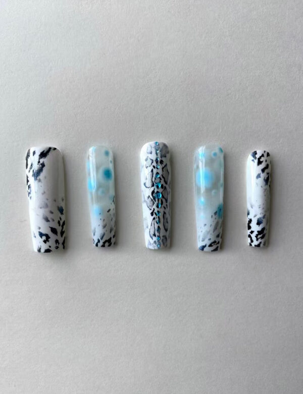 Snow Leopard Nails