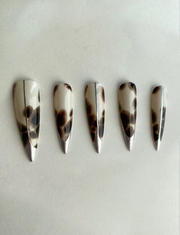 Silver and Brown Nails - Image 3