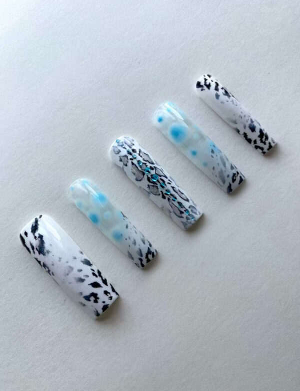 Snow Leopard Nails - Image 3