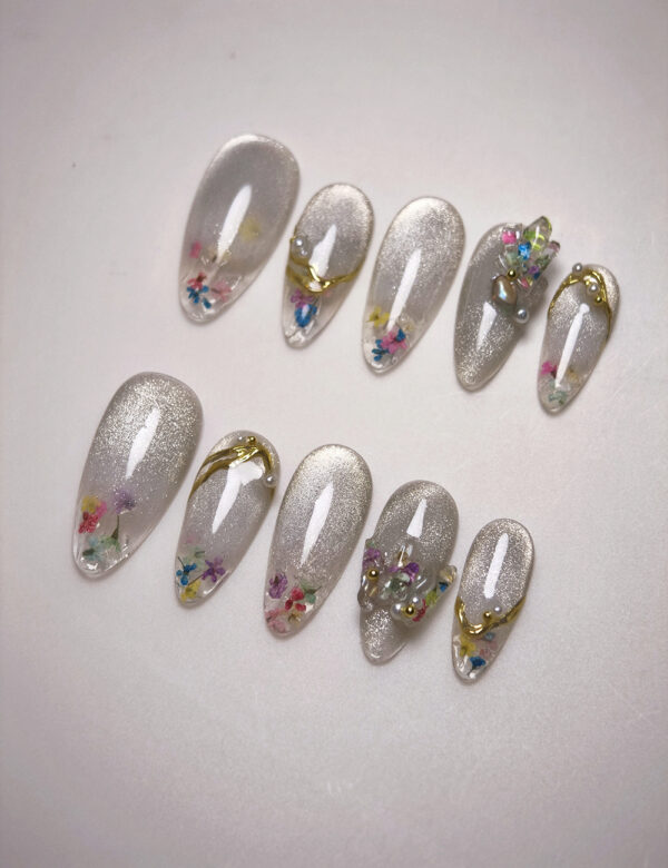 Spring Silver Glow Nails - Image 3