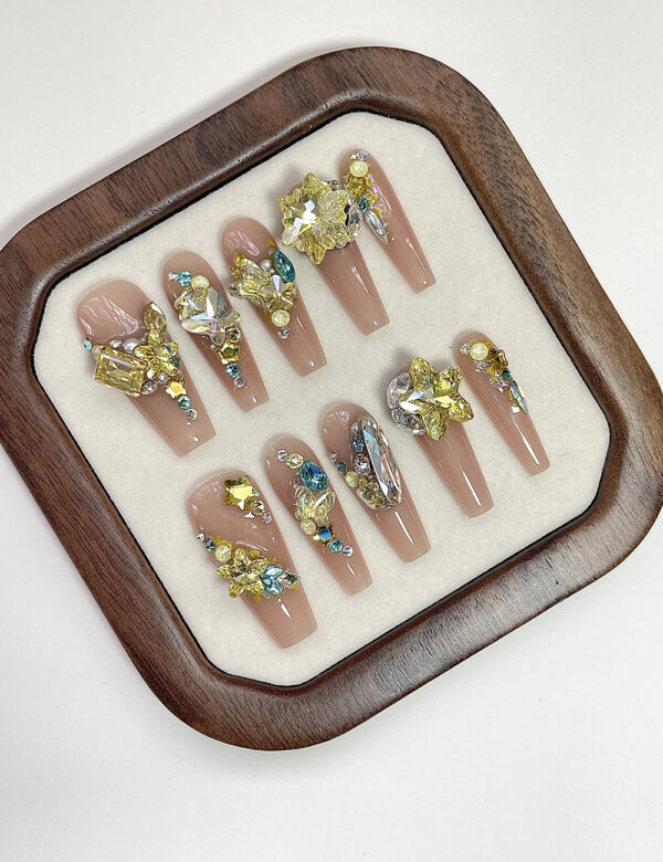 Little Yellow Flower Nails - Image 2