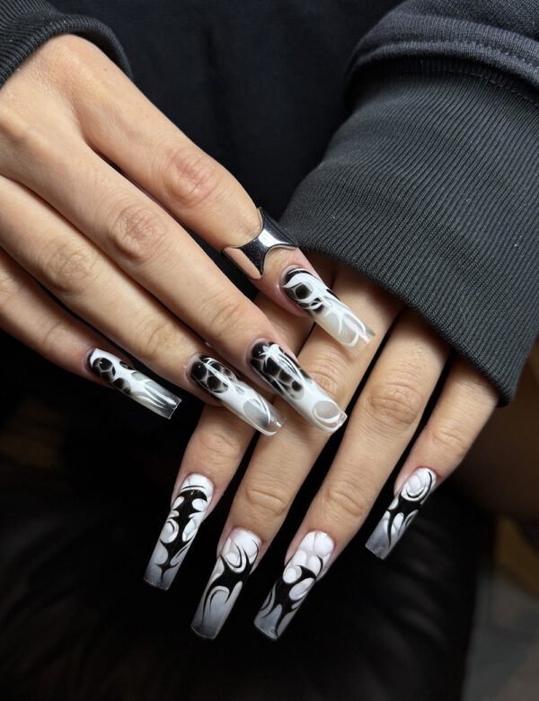 Monochrome Illusion Nails - Image 2