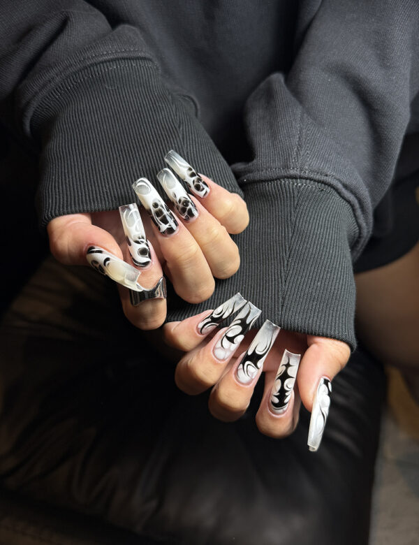 Monochrome Illusion Nails - Image 3