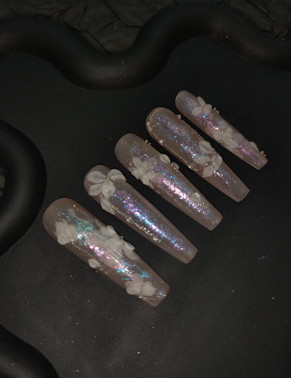 White Blossom Iridescent Nails - Image 2