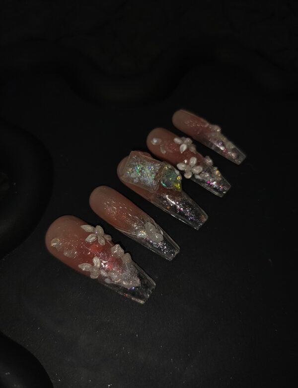 Floral Crystal Elegance Nails - Image 2