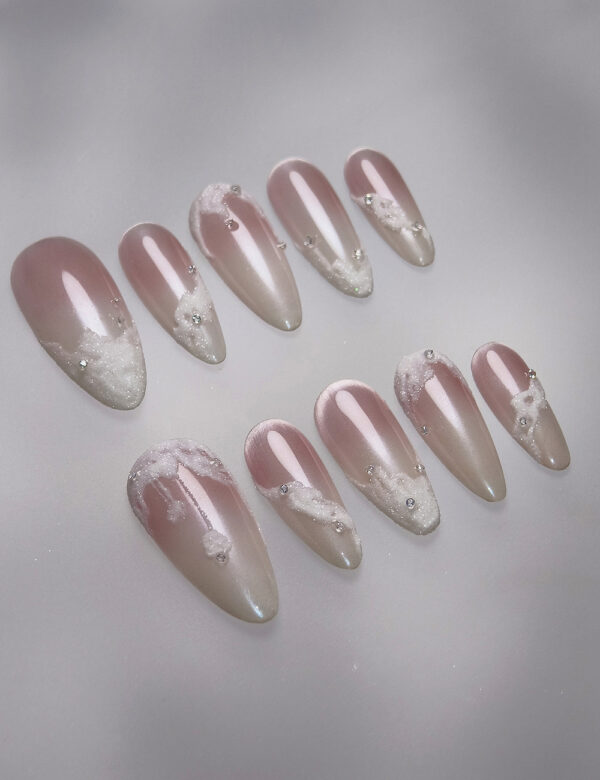 Realm of Soft Snow Nails - Image 3