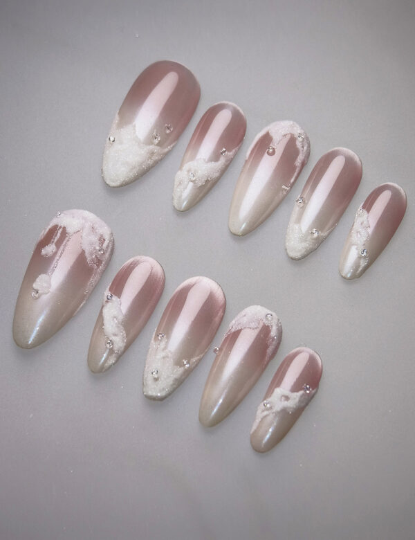 Realm of Soft Snow Nails - Image 2